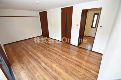 【洋室】 | メゾンシャロームB