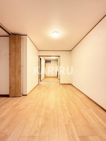 STABLE SHOJIHIGASHI (ステーブル小路東)の居間・リビング