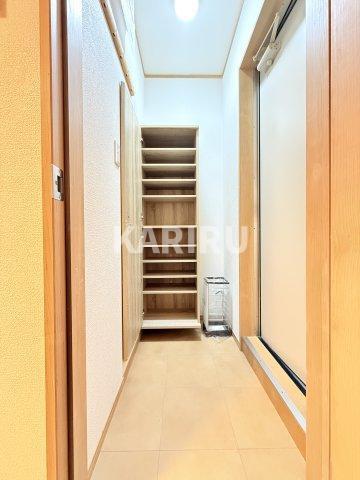 STABLE SHOJIHIGASHI (ステーブル小路東)の玄関