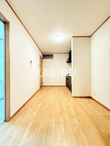 STABLE SHOJIHIGASHI (ステーブル小路東)の居間・リビング