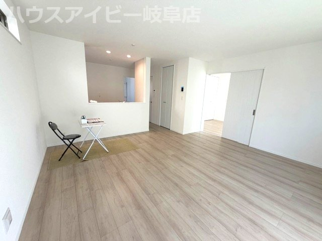 【居間・リビング】の画像