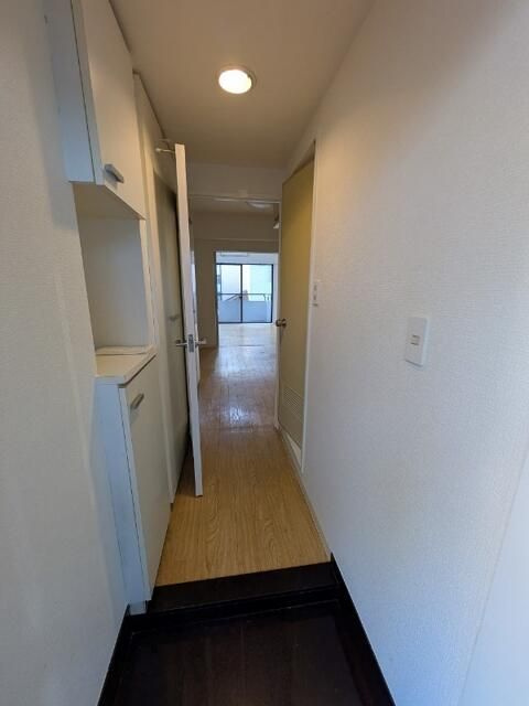 ユタカローズガーデン（Ａ－０１２）の玄関