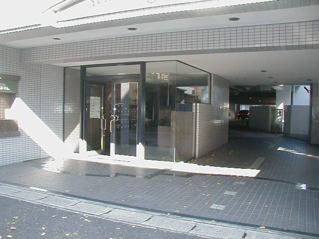 ユタカローズガーデン（Ａ－０１２）のエントランス