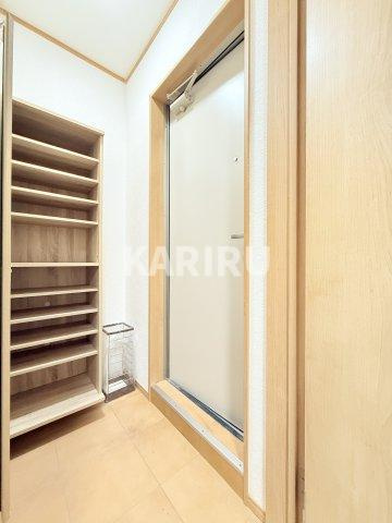 STABLE SHOJIHIGASHI (ステーブル小路東)の玄関