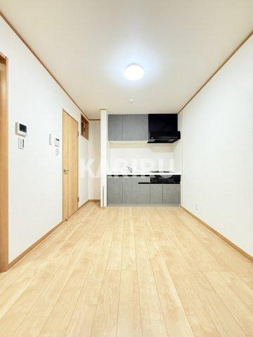 STABLE SHOJIHIGASHI (ステーブル小路東)の居間・リビング