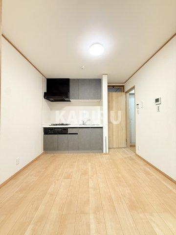 STABLE SHOJIHIGASHI (ステーブル小路東)の居間・リビング