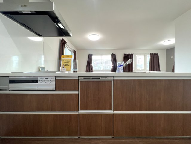 南側が線路なので陽当たりは確約！！二重サッシで音も気にならないGOODな中古戸建【リフォーム】保土ヶ谷区岩崎町中古戸建のキッチン|使いやすいキッチンです