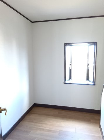 岡本七丁目戸建の洋室