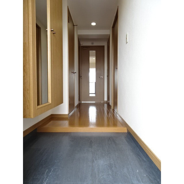 クローバーフォーの玄関