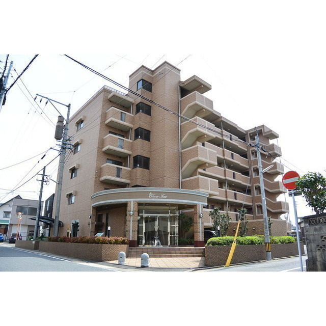 クローバーフォーの外観