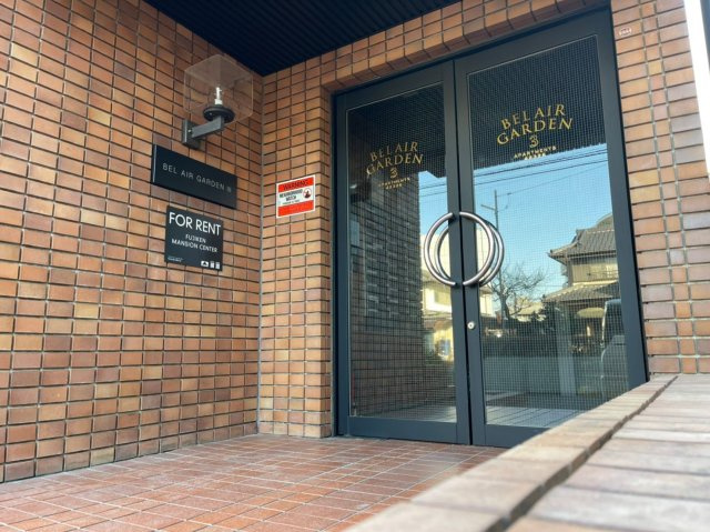 ベルエアガーデンⅢのエントランス