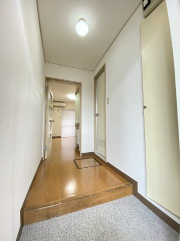 まるみ煉瓦館の玄関|※画像は同物件別室となります。