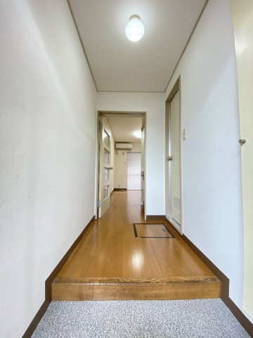 まるみ煉瓦館の玄関|※画像は同物件別室となります。