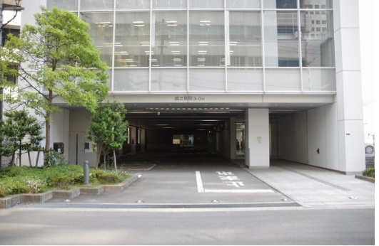 中之島ＳＨビルのエントランス