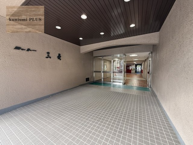 シャトー三愛のエントランス