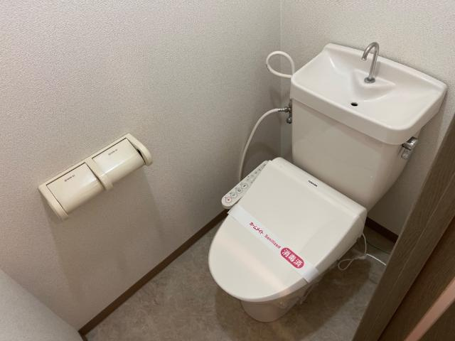 サンローズ東浦のトイレ|シャワー付トイレ