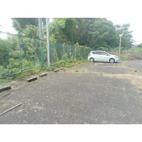 メゾンパストラルⅠの駐車場