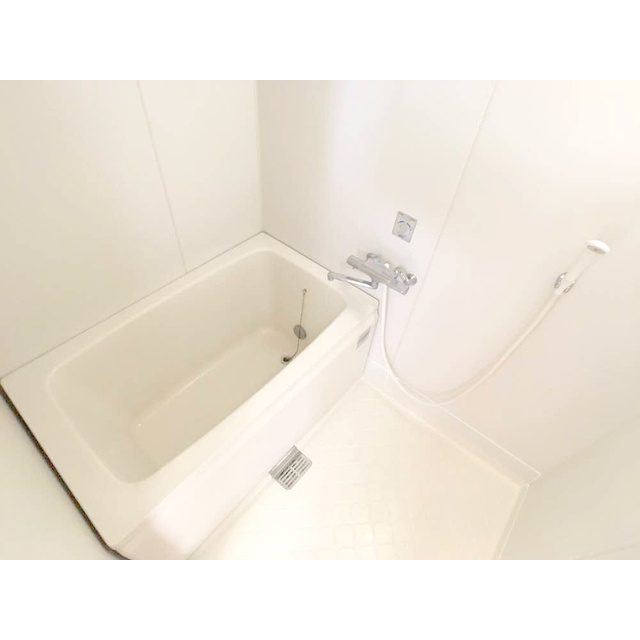 行田ハイツ1号棟の浴室