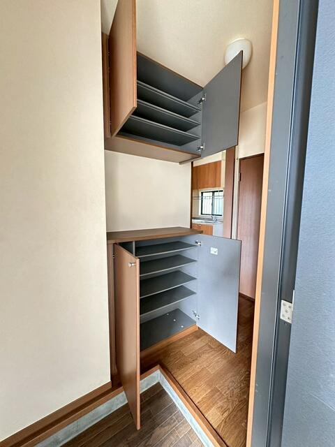 ファースト・メゾンの玄関