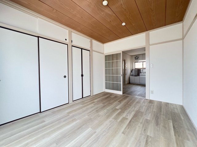 ハイツホワイトの居間・リビング|こちらの居間で趣味の時間をお楽しみください