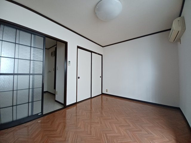 カレッジプラザの居間・リビング