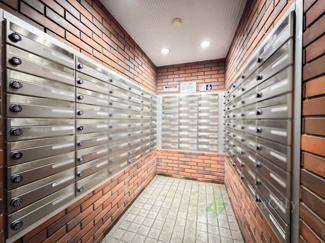 【設備】 | ハイネスロフティ | 集合ポスト