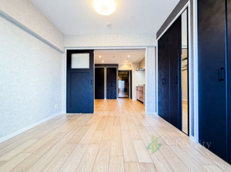 【玄関】 | ハイネスロフティ | 洋室　4帖