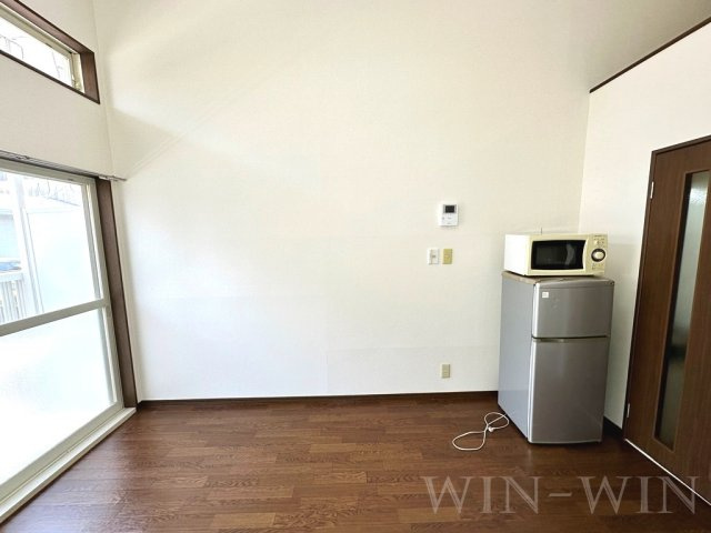 ウイングコート東小池 B棟の居間・リビング|イメージ（同建物内別部屋の写真です）