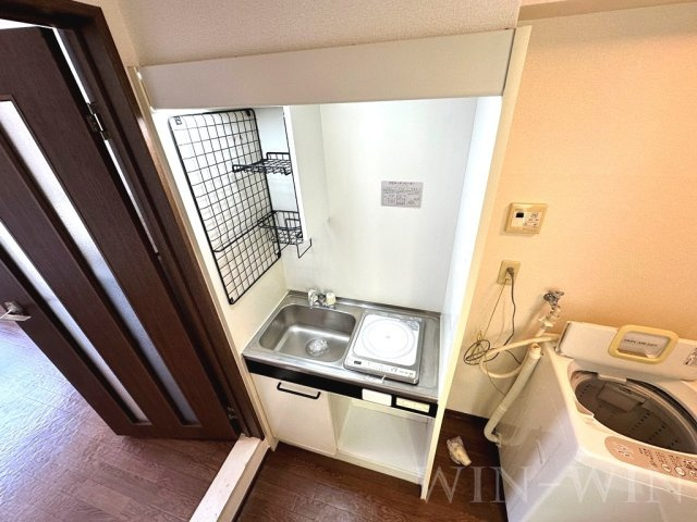 ウイングコート東小池 B棟のキッチン|イメージ（同建物内別部屋の写真です）