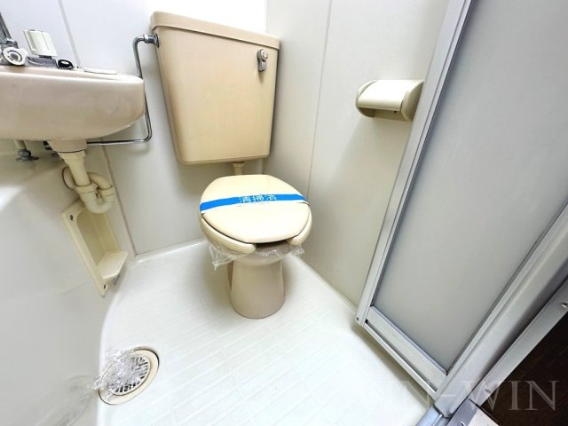 ウイングコート東小池 B棟のトイレ|イメージ（同建物内別部屋の写真です）