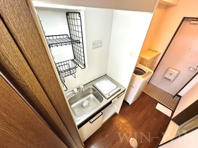 ウイングコート東小池 B棟のキッチン|イメージ（同建物内別部屋の写真です）