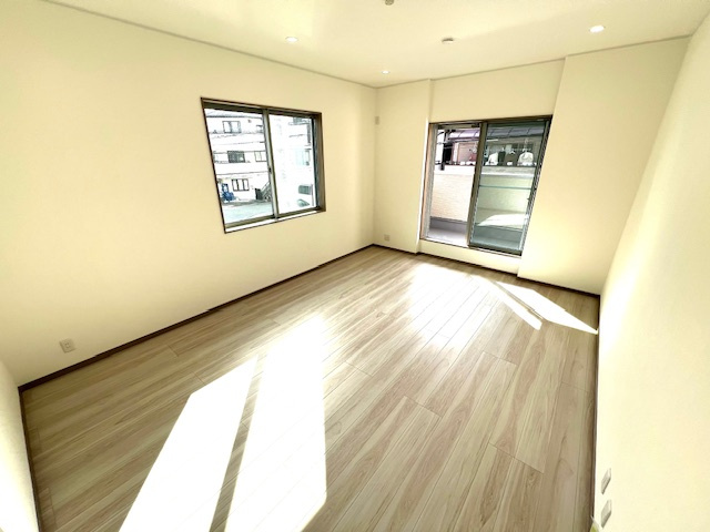 神戸市長田区西代通3丁目新築戸建ての洋室