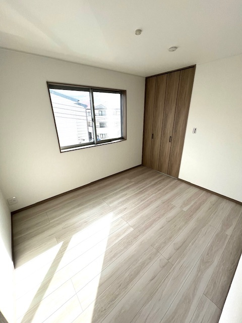 神戸市長田区西代通3丁目新築戸建ての洋室