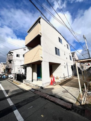 神戸市長田区西代通3丁目新築戸建ての前面道路含む現地写真