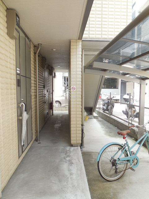 品川区西五反田５丁目の賃貸マンションのエントランス
