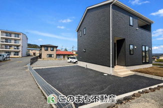 【駐車場】 | CRADLEGARDEN日光市豊田第3　1号棟 | 駐車場はアスファルトなので雨でも水がたまりません。