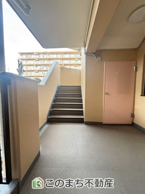 【その他共用部分】 | ダイアパレス自治医大6番館 | 共用部には階段も設置されており、エレベーターと併用してご利用いただけます。