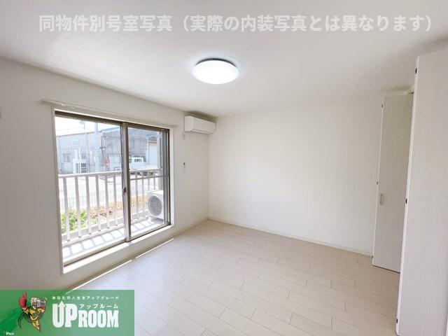 サン・friends元町A棟の居間・リビング