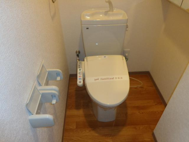 ラマージュのトイレ|シャワー付トイレ