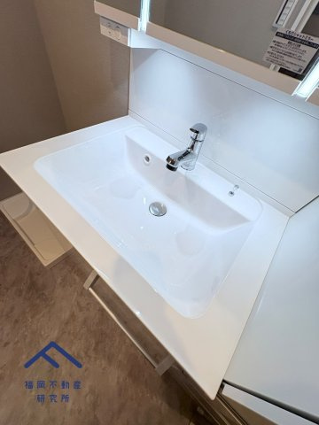 赤坂ハウスの独立洗面台