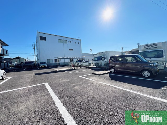 サニーサイドコーポ川西の駐車場