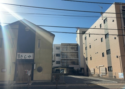 【展望】 | アンビシャス相模原 | 景色重視でお家選ぶをするとスーパーが遠い！学校が遠い！など生活をするうえで利便性で困ることもあります。まず一度現地を見学する際に、周辺の施設などがあるかを確認し、暮らし始めた後のことを想像しましょう。