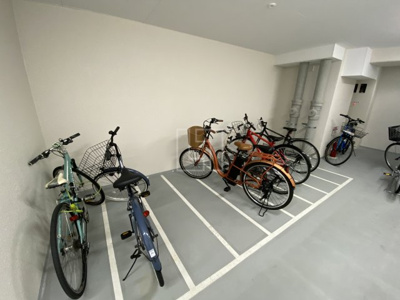 【その他共用部分】 | ブリリアントジュネス本町 | ブリリアントジュネス本町　駐輪場