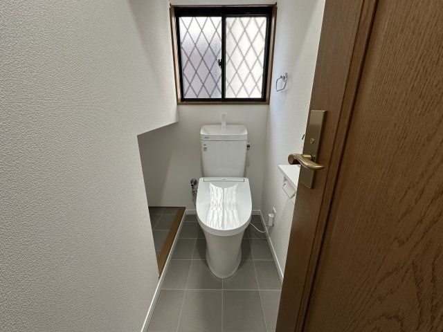 神戸市西区玉津町出合戸建のトイレ