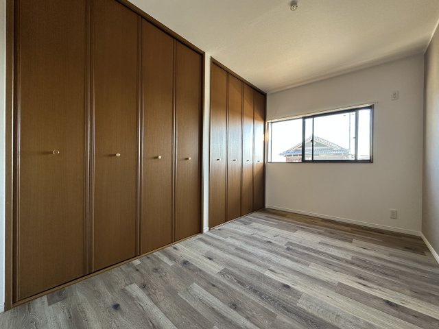 神戸市西区玉津町出合戸建の洋室