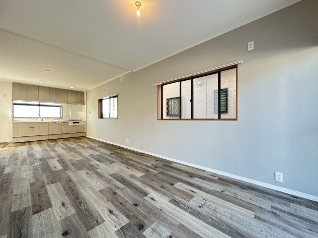 神戸市西区玉津町出合戸建の居間・リビング