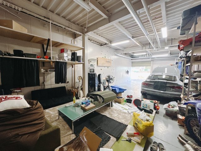 【中古戸建】北群馬郡榛東村大字新井の駐車場|■ガレージ｜広々ガレージなので、ご自身の愛車も、お友達の車も安心です！