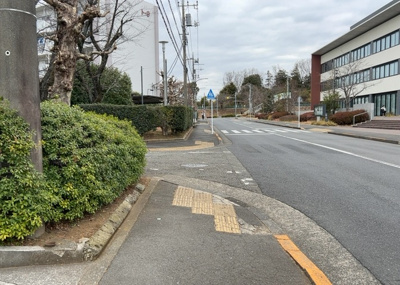 【キッチン】 | 町田木曽住宅ト－８号棟 | 標準的なシステムキッチンの横幅は、165cm～300cm程度です。2100・2400・2550・2700などミリ単位で表記されます。普段どのように料理をするのかを想定しながら合ったサイズを選びましょう