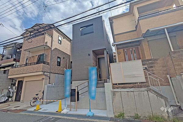 茨木市耳原1丁目　新築戸建　の前面道路含む現地写真