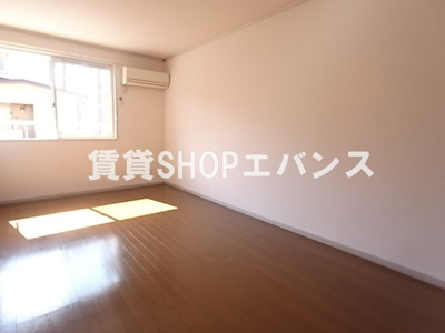 【居間・リビング】 | グリシーヌ藤崎Ⅱ | 使いやすい居間です